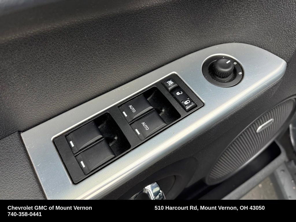 Used 2010 Jeep Commander Sport w/ Sun/Sound Group RWD image 14