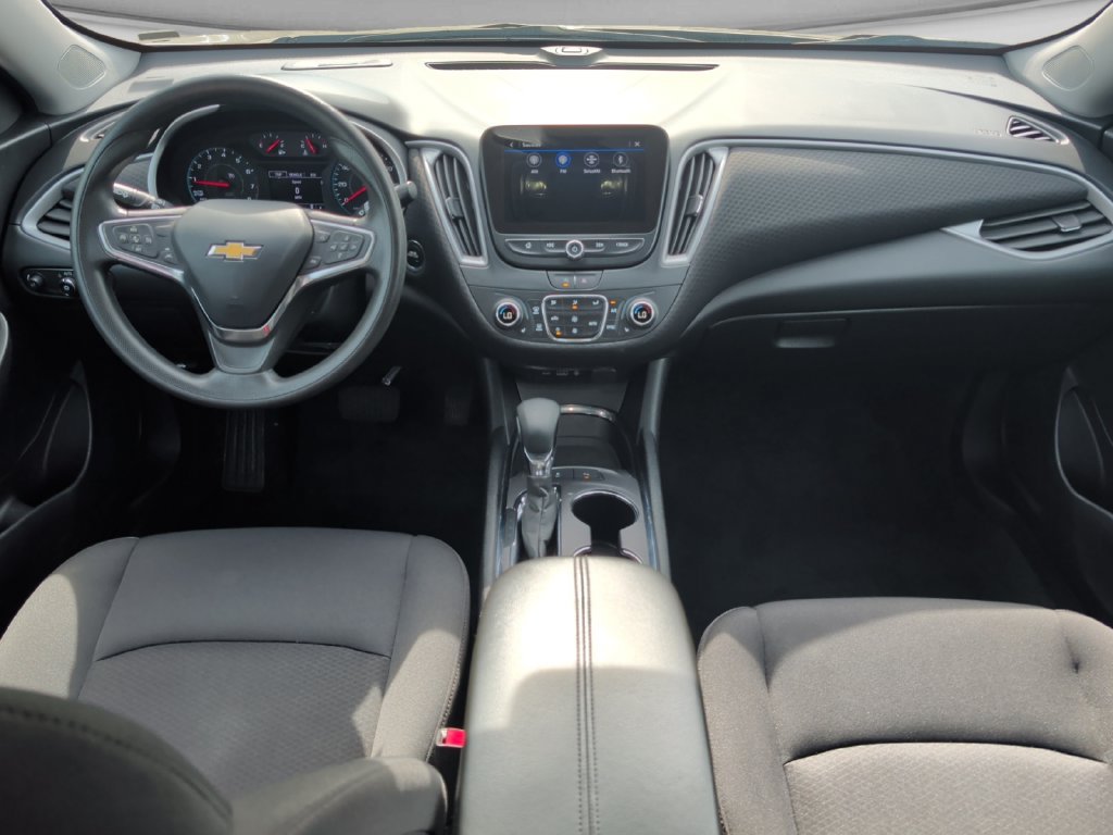 Used 2025 Chevrolet Malibu LT FWD image 18