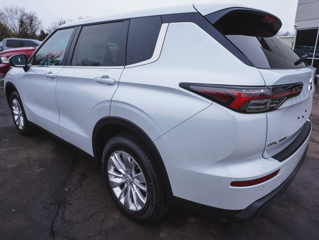 New 2026 Mitsubishi Outlander ES image 7