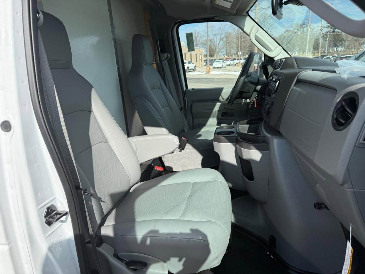 New 2026 Ford E-450 and Econoline 450 Super Duty w/ Power Equipment Group RWD image 7