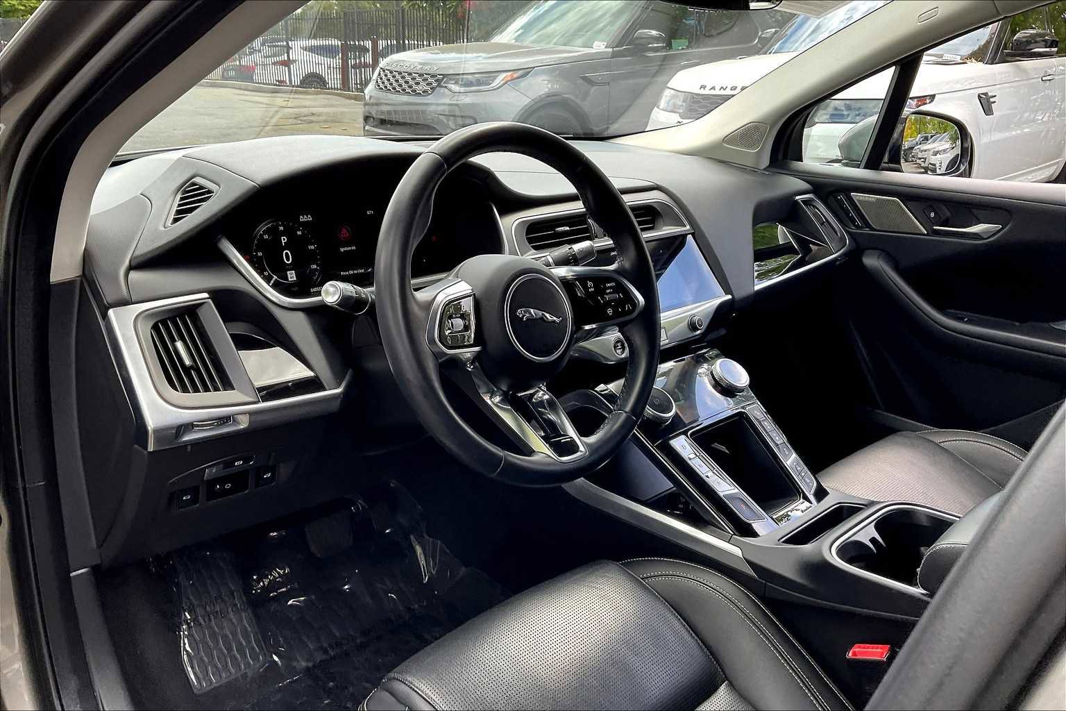 Used 2020 Jaguar I-PACE SE image 16