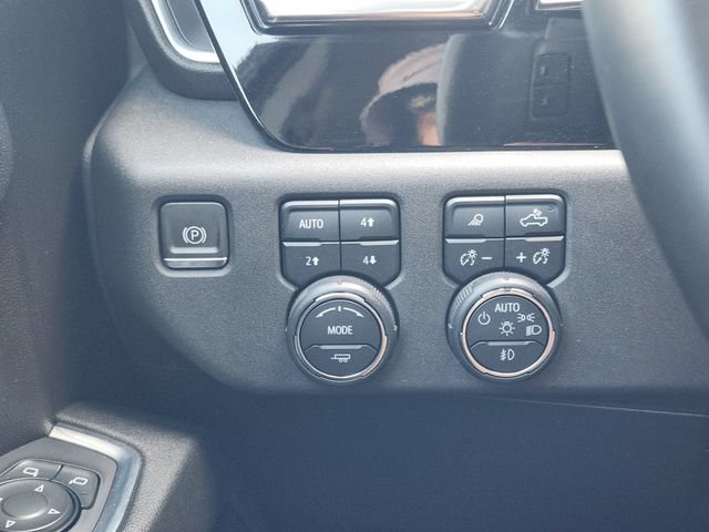 Used 2024 Chevrolet Silverado 1500 LTZ w/ Z71 Off-Road Package AWD/4WD image 23