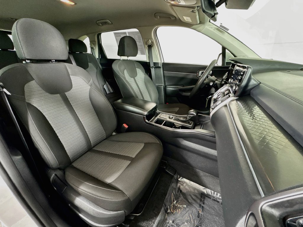 Used 2023 Kia Sorento LX FWD image 27