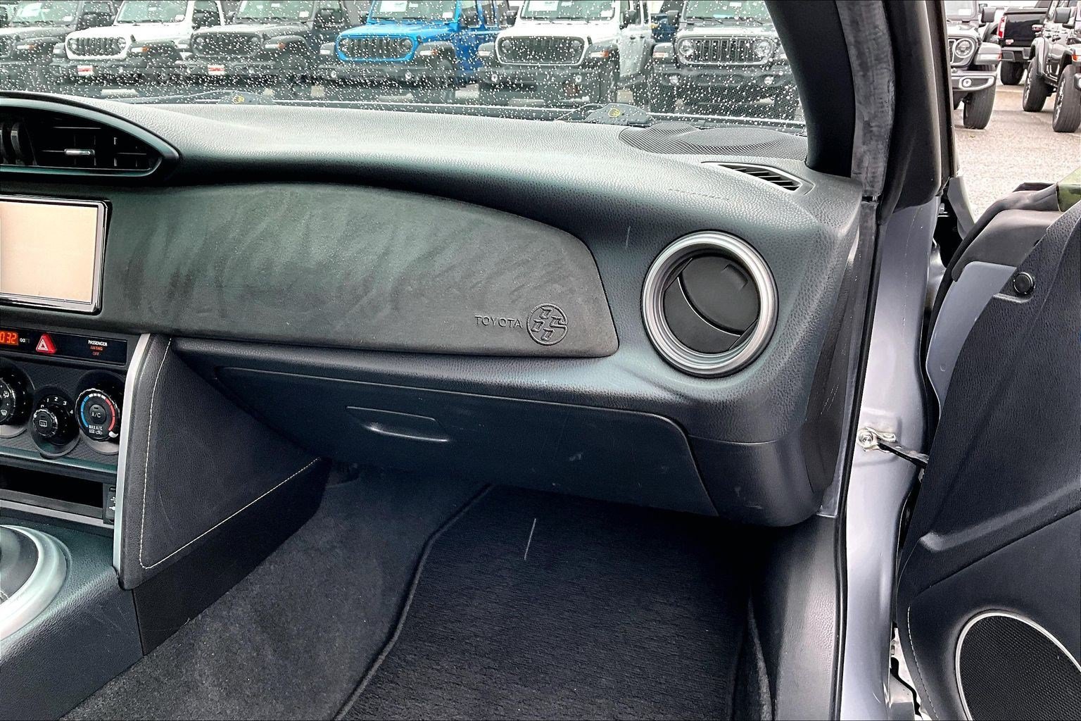 Used 2017 Toyota 86 RWD image 13