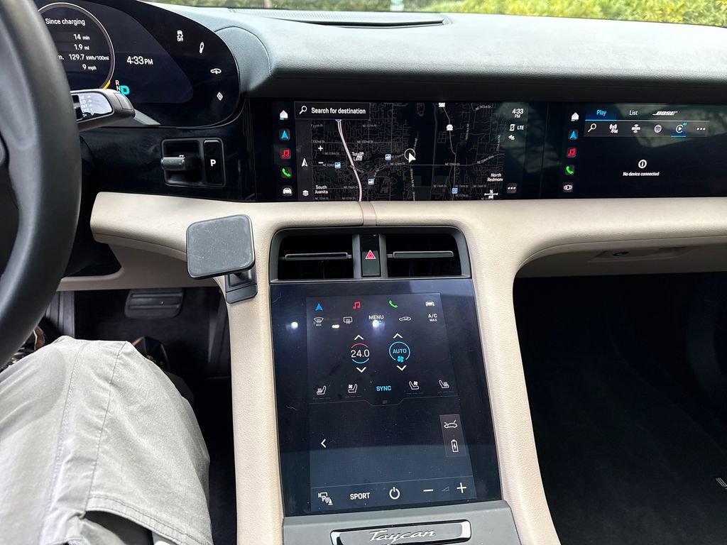 Used 2022 Porsche Taycan 4S image 23