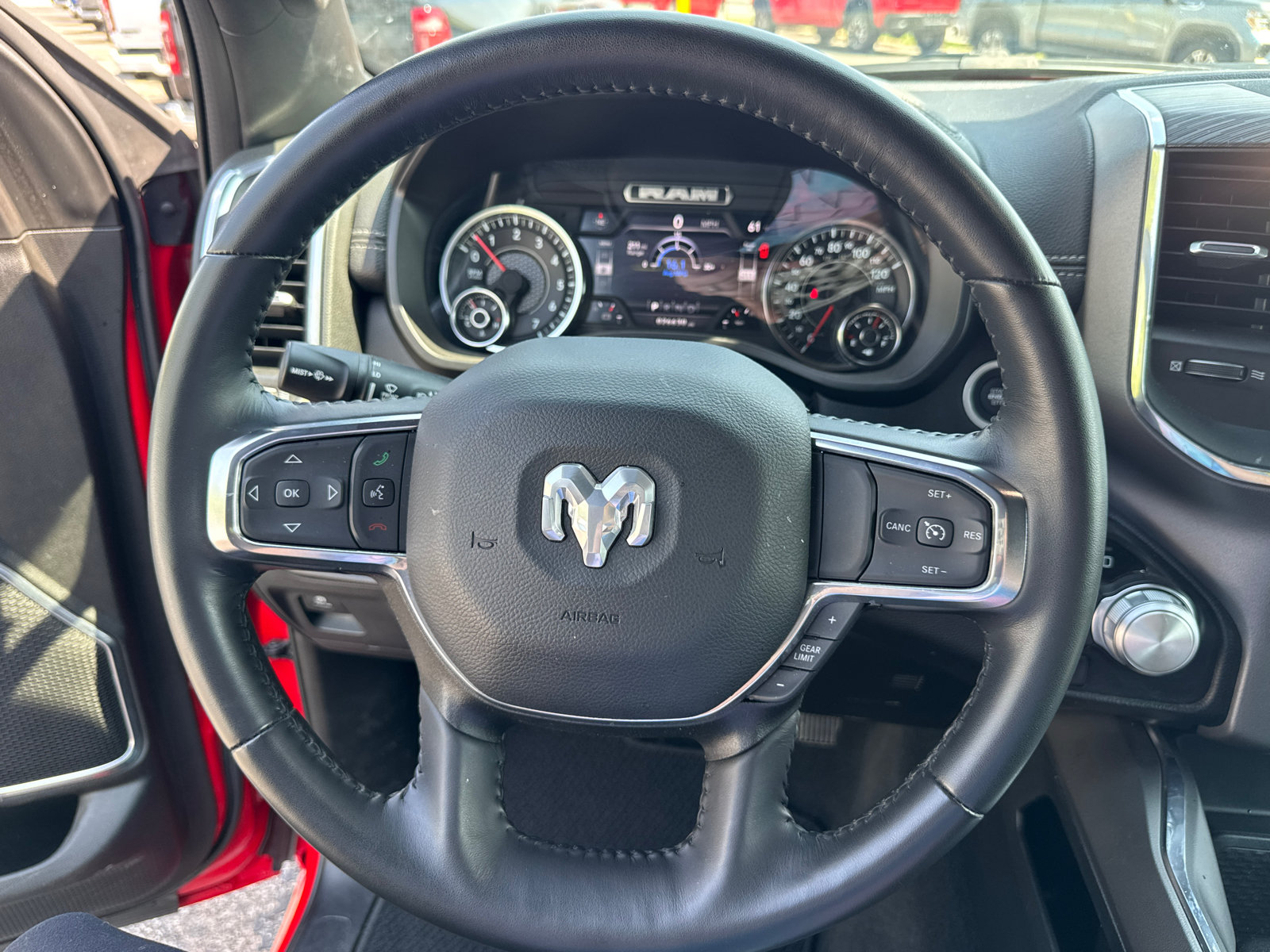 Used 2024 RAM 1500 Laramie AWD/4WD image 17