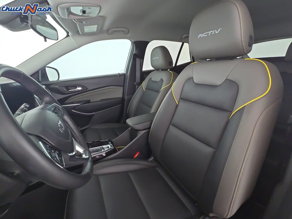 Used 2025 Chevrolet Trax ACTIV w/ Driver Confidence Package FWD image 24