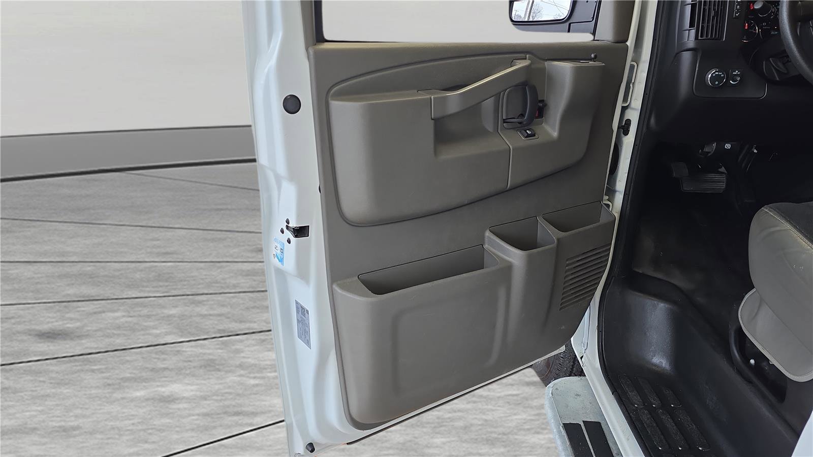 Used 2024 GMC Savana 2500 w/ Driver Convenience Package image 12