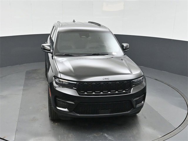 New 2025 Jeep Grand Cherokee Altitude image 34