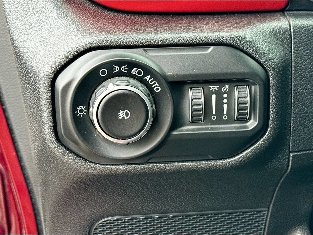 Used 2021 Jeep Wrangler Unlimited Rubicon AWD/4WD image 10
