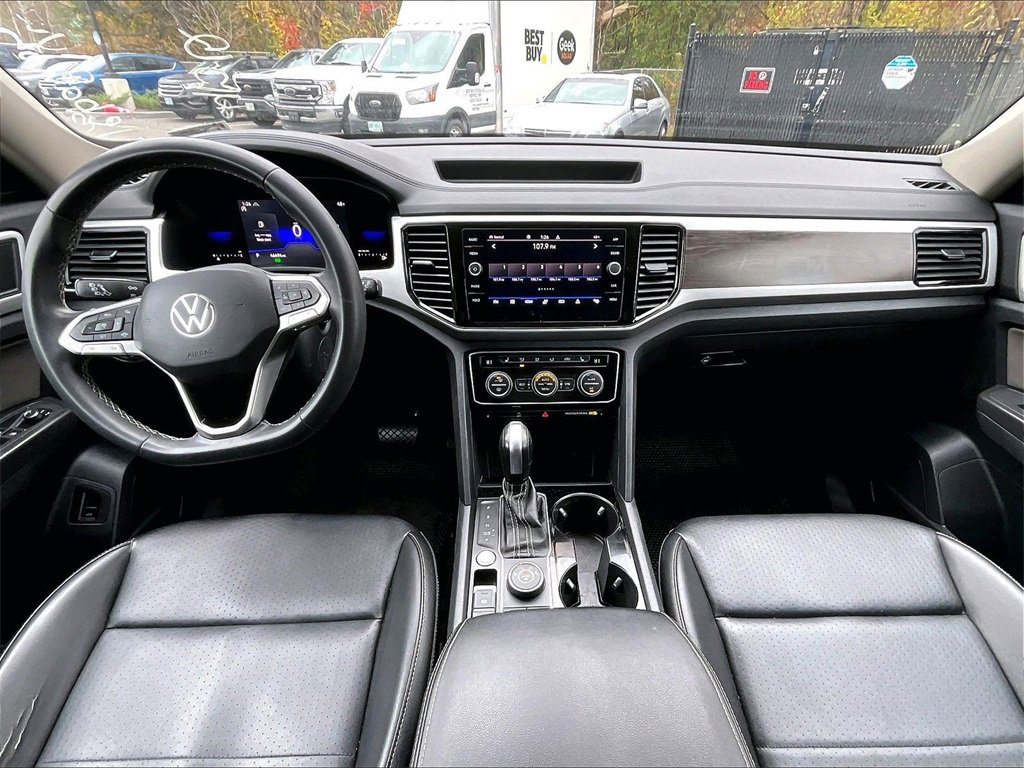 Used 2022 Volkswagen Atlas SE w/ Panoramic Sunroof Package image 16