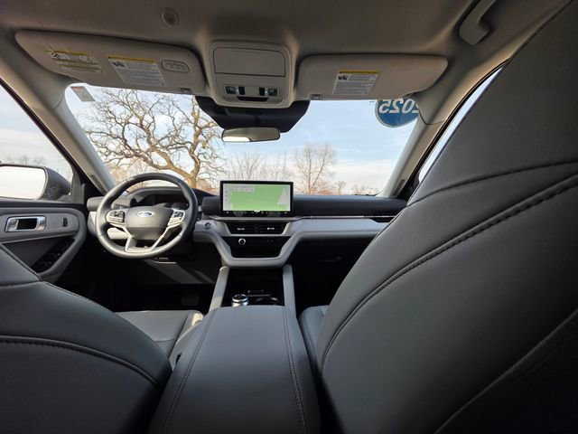 Used 2025 Ford Explorer Active w/ Active Comfort Package image 38