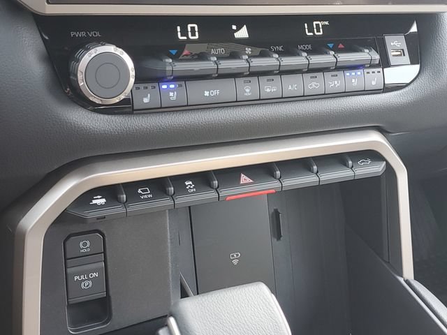 Used 2026 Toyota Tundra Limited AWD/4WD image 28
