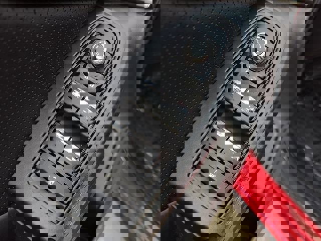 Used 2023 Subaru Crosstrek 2.5i Limited image 17