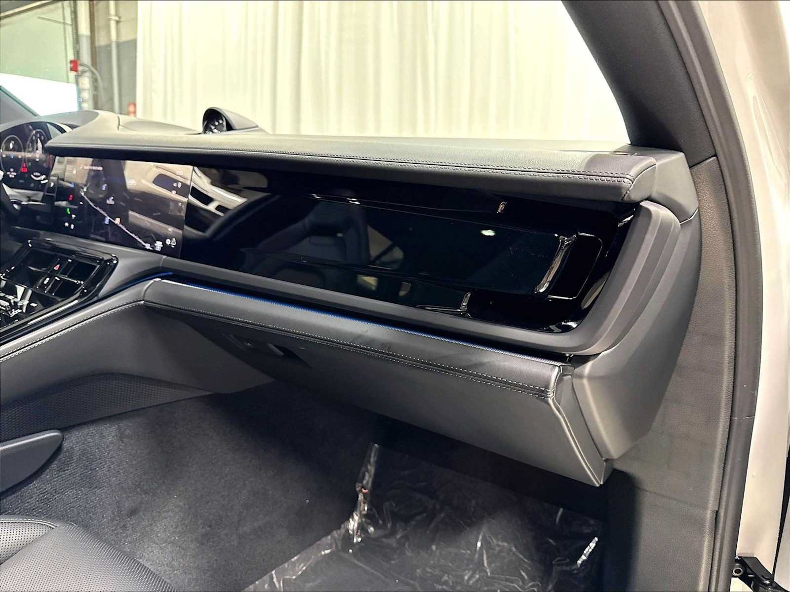 New 2026 Porsche Panamera 4 AWD/4WD image 26