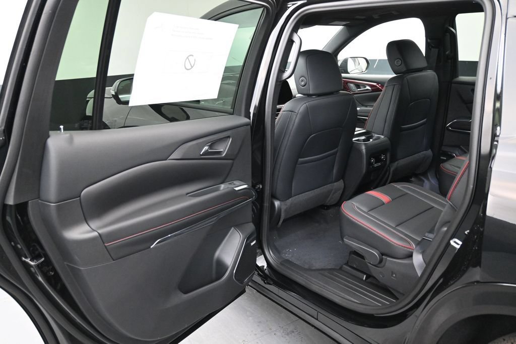 New 2027 Chevrolet Traverse RS w/ LPO, Floor Liner Package AWD/4WD image 9
