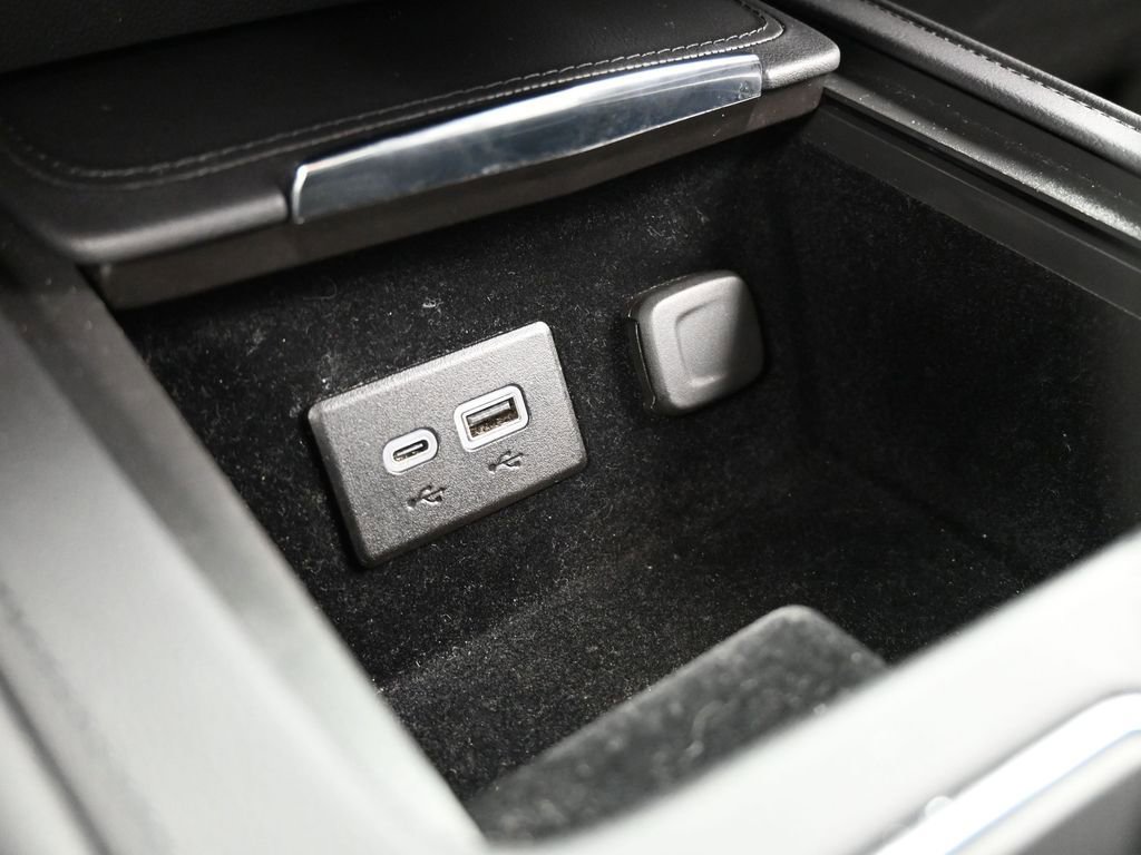 Used 2024 Cadillac XT4 Premium Luxury image 23