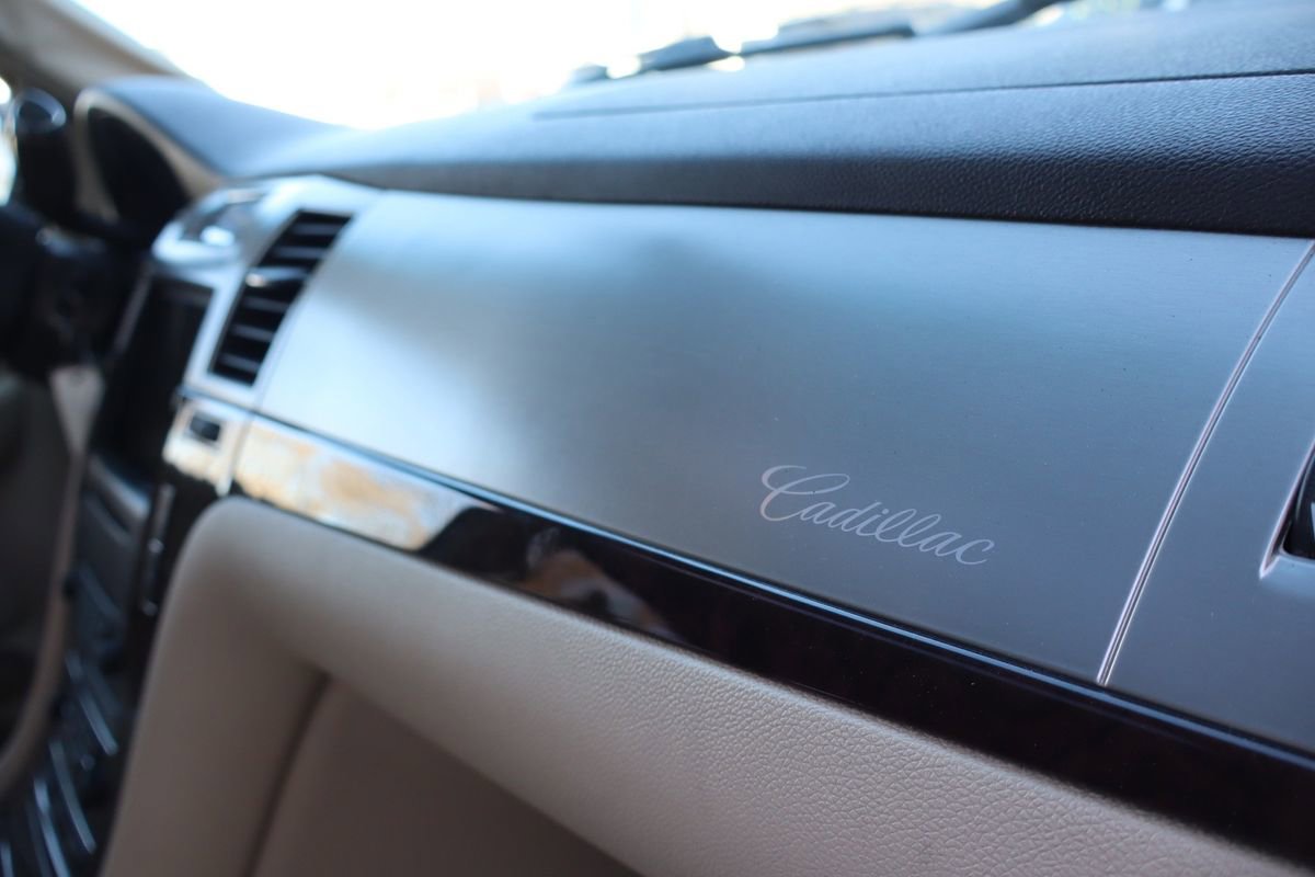 Used 2007 Cadillac Escalade AWD w/ Information Package image 33