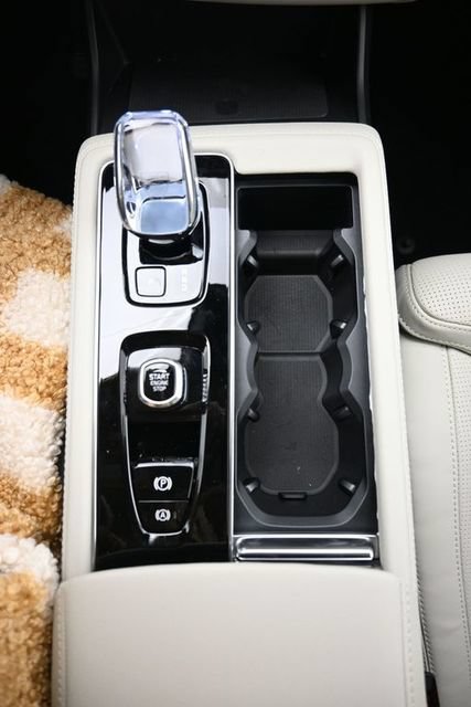New 2026 Volvo XC90 T8 Ultra w/ Protection Package Premier AWD/4WD image 11