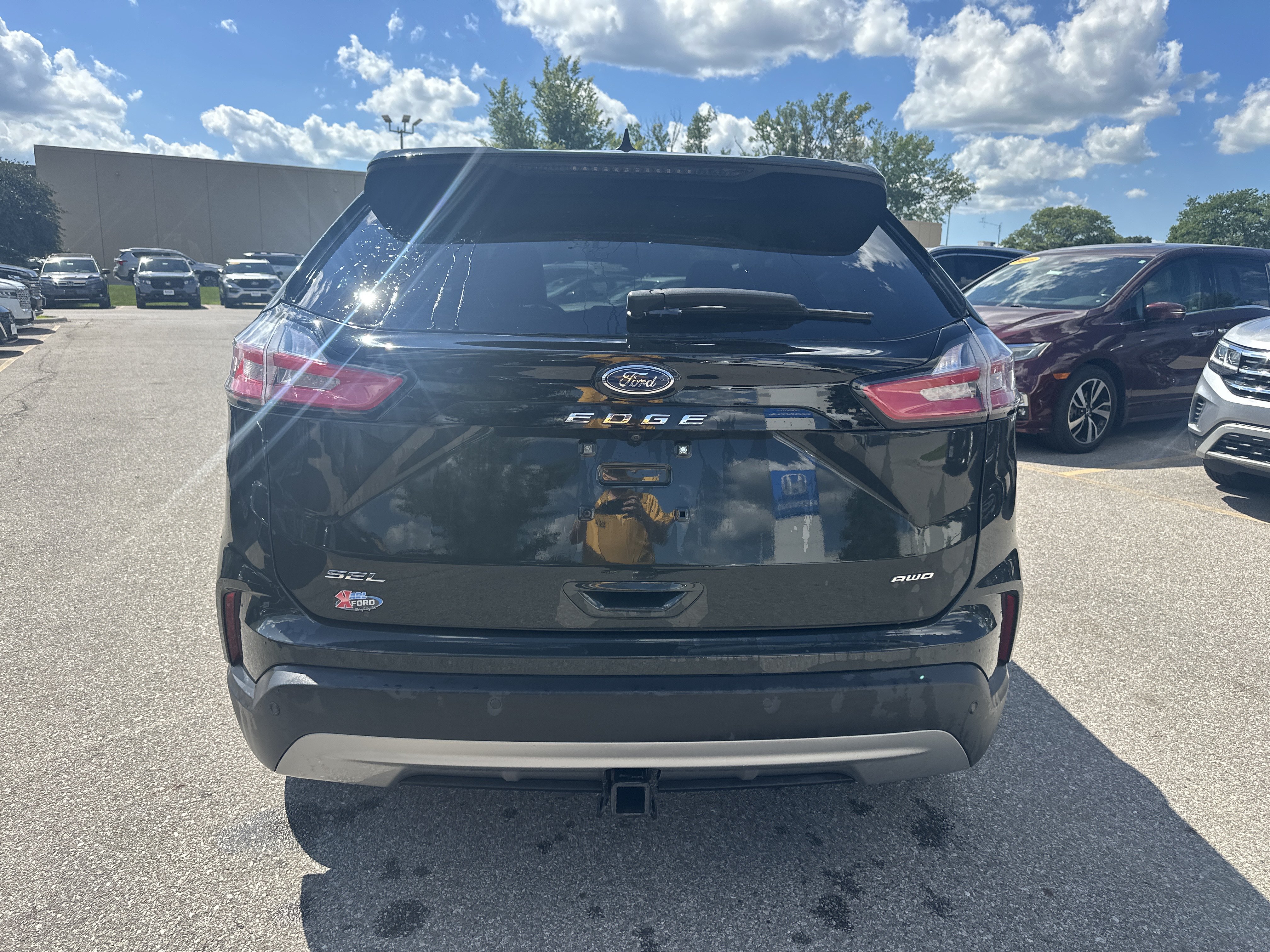 Used 2024 Ford Edge SEL w/ Class II Trailer Tow Package AWD/4WD image 9
