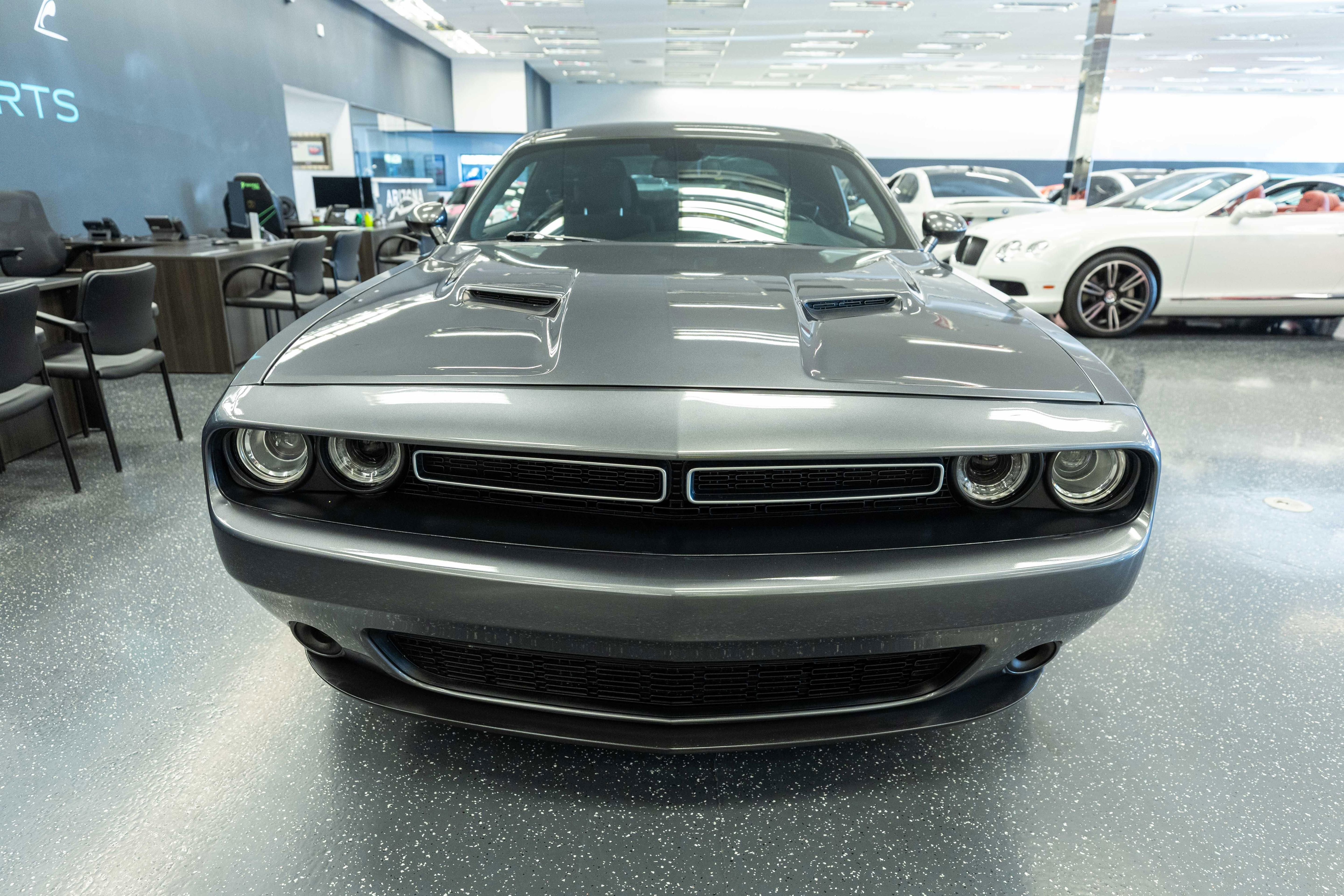 Used 2019 Dodge Challenger SXT RWD image 2