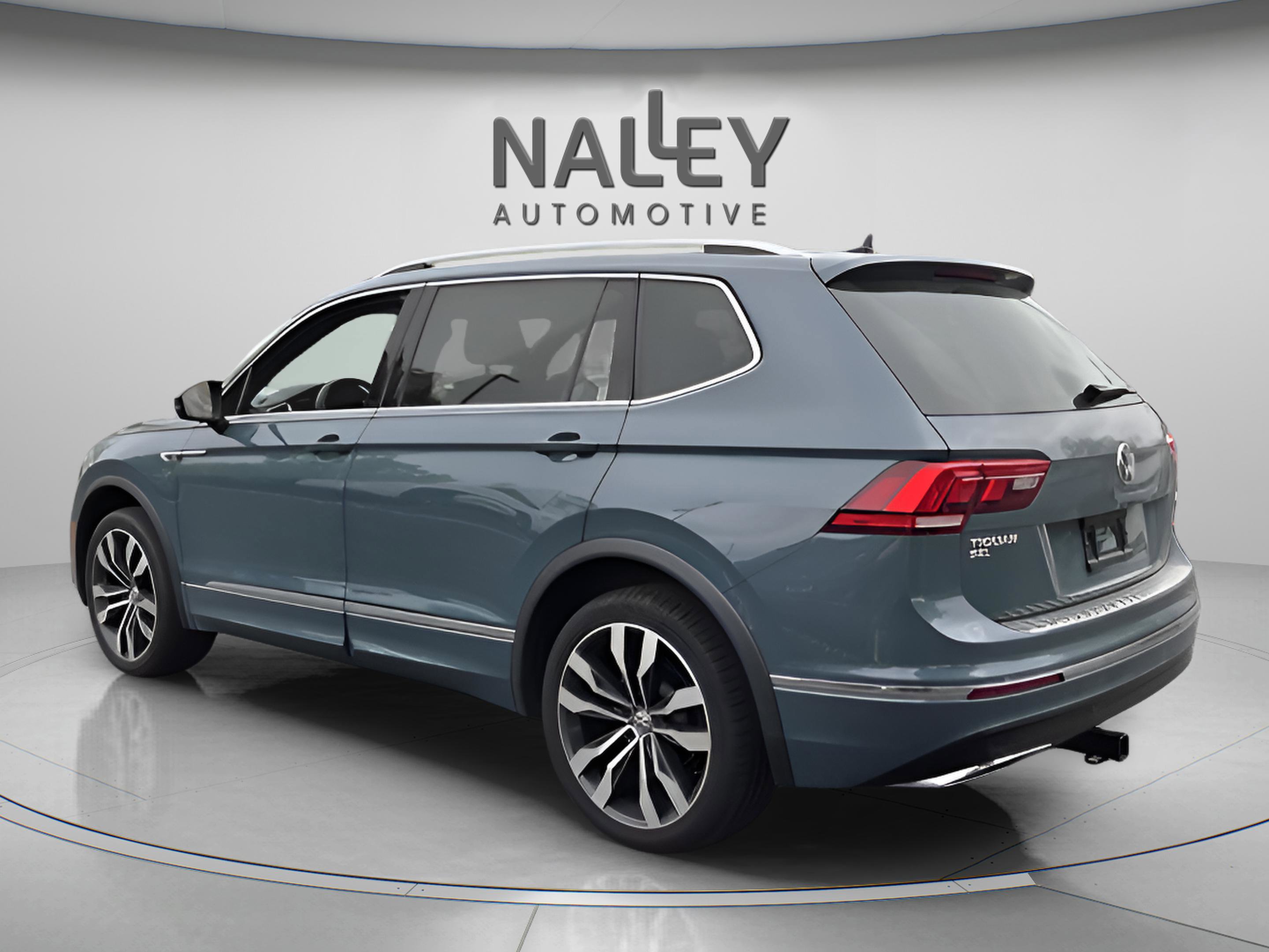 Used 2021 Volkswagen Tiguan SEL Premium R-Line image 3