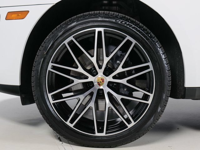 Certified 2026 Porsche Macan AWD/4WD image 34