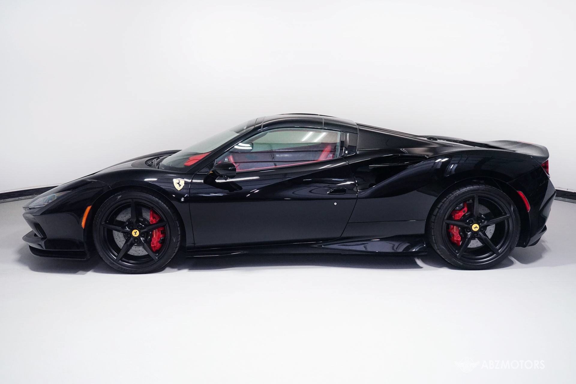 Used 2021 Ferrari F8 Tributo RWD image 5