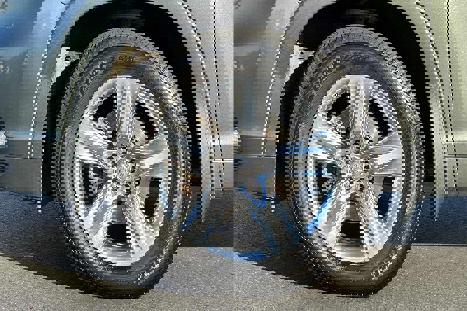 Used 2014 Toyota Highlander Limited image 32