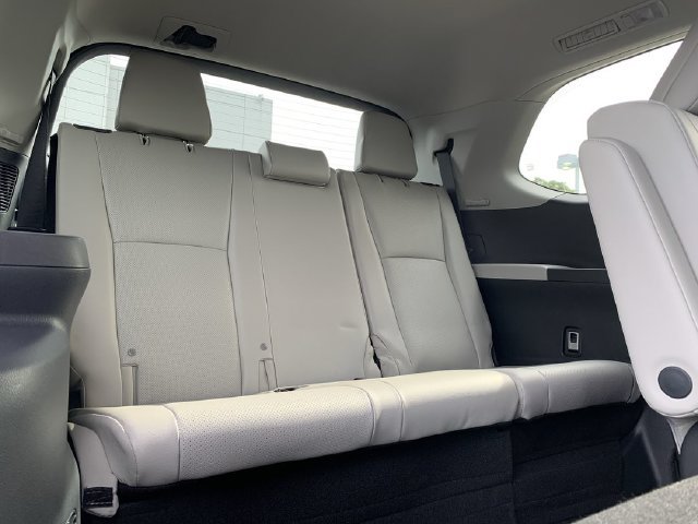 Used 2026 Toyota Grand Highlander XLE FWD image 37