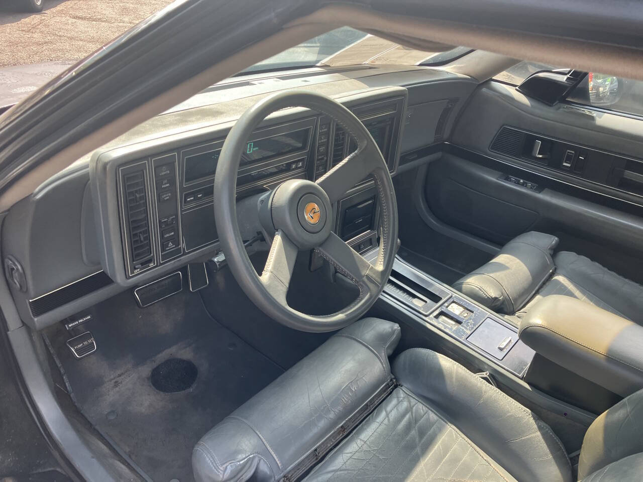 Used 1989 Buick Reatta Coupe FWD image 19