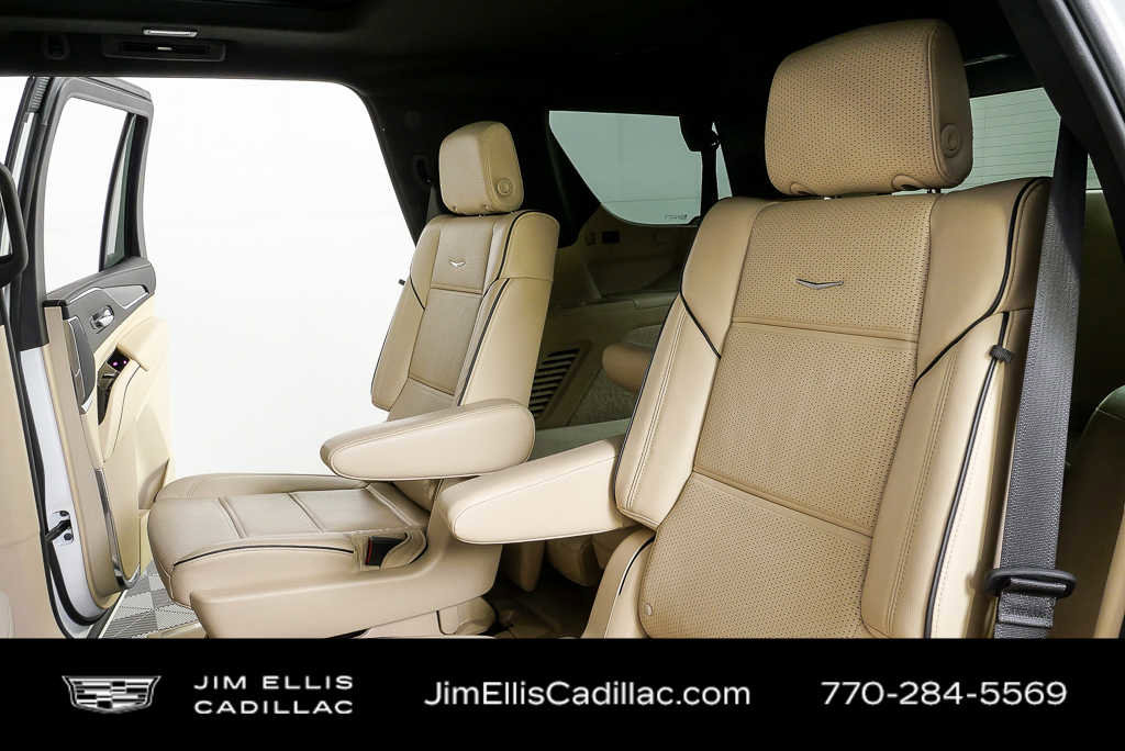 Used 2024 Cadillac Escalade Premium Luxury image 21