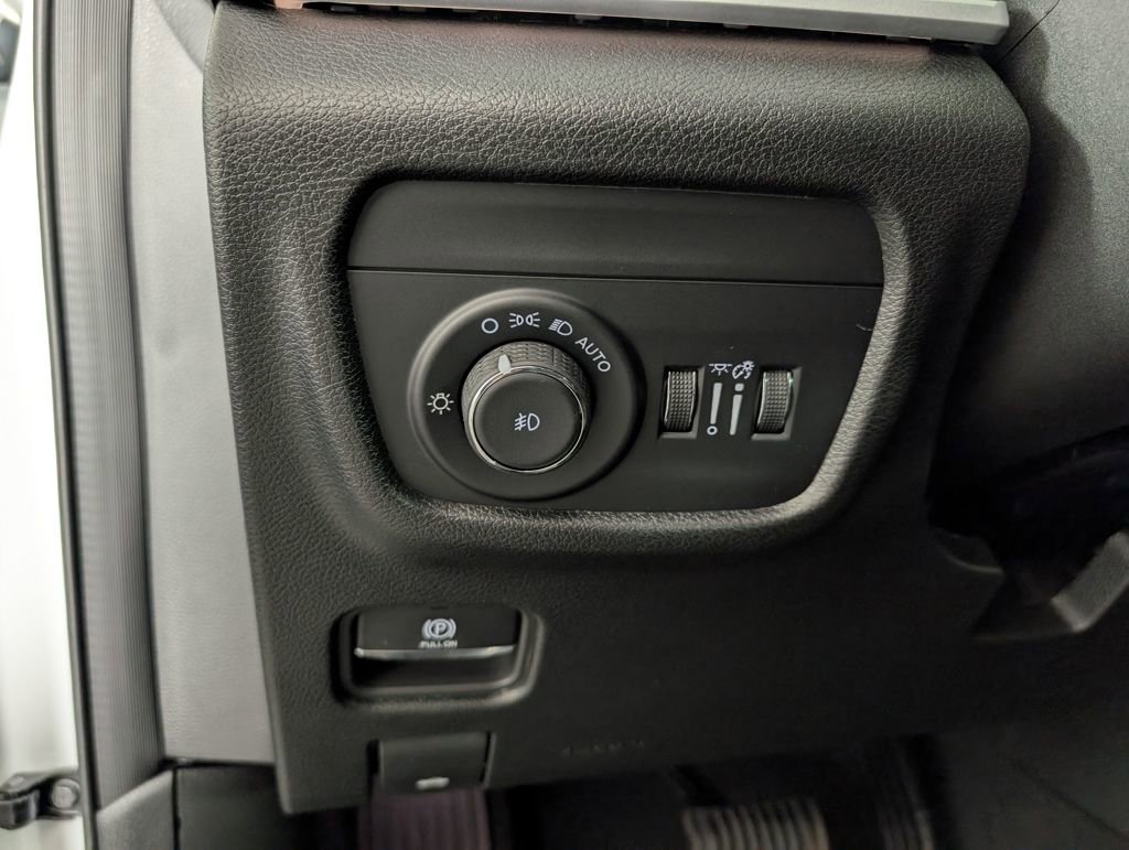 New 2025 Jeep Grand Cherokee L Limited image 18