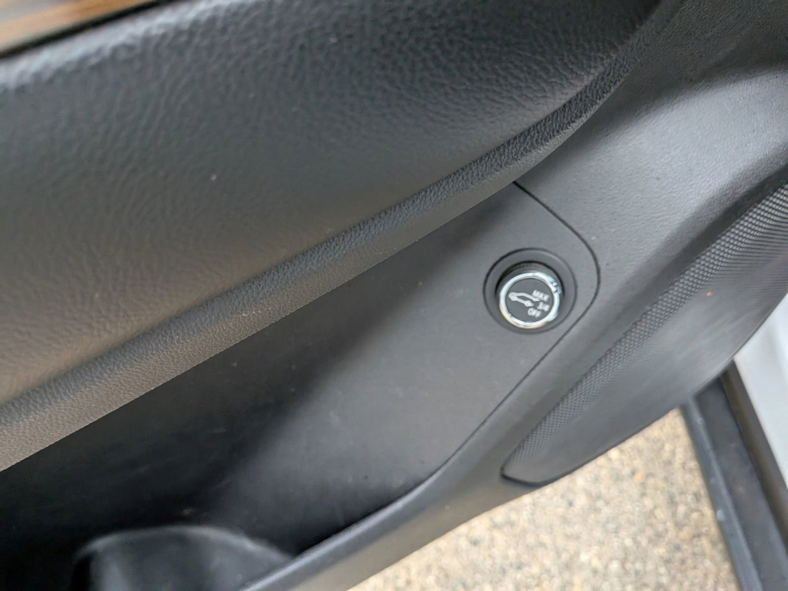 Used 2019 GMC Acadia SLE image 23