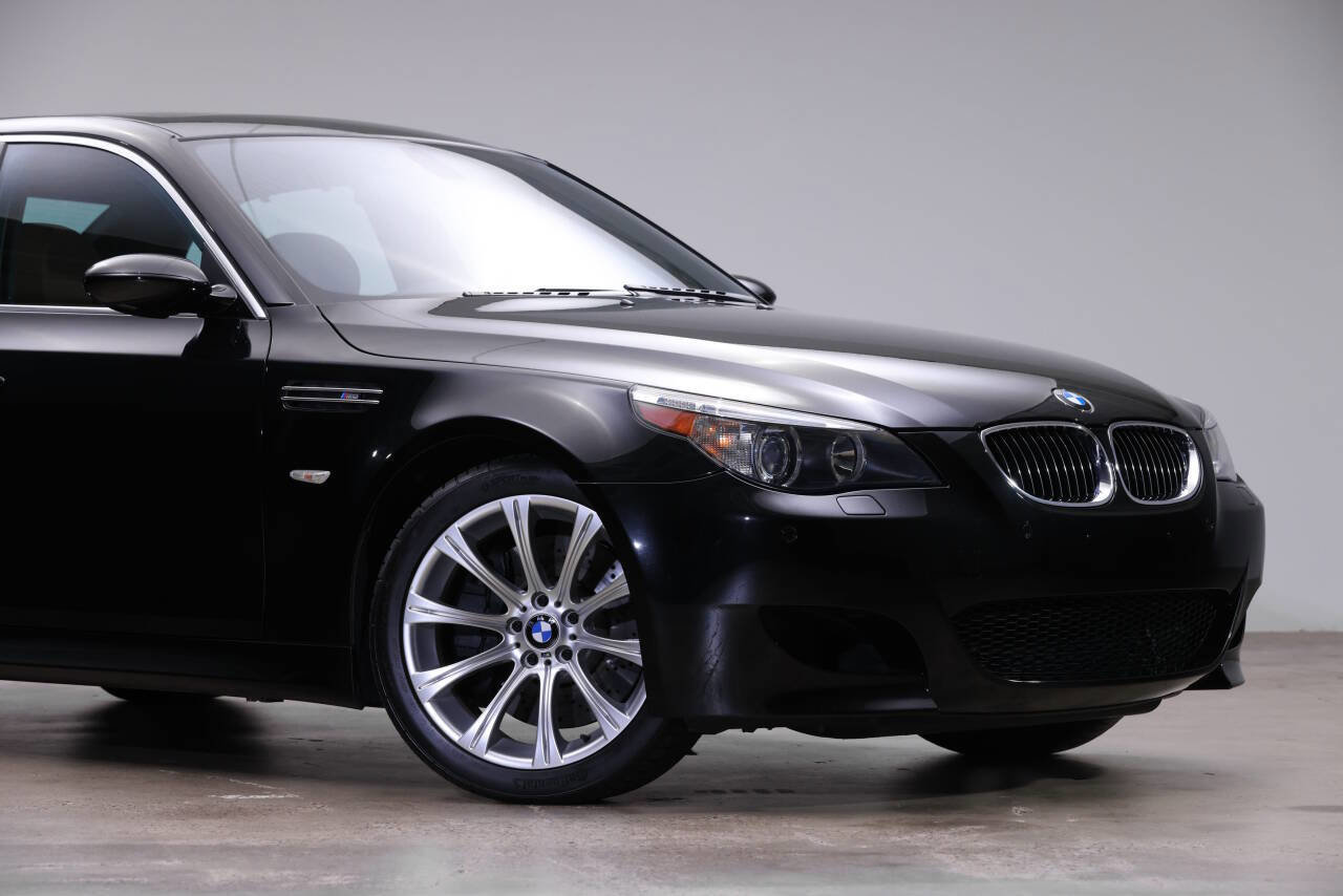 Used 2006 BMW M5 image 9