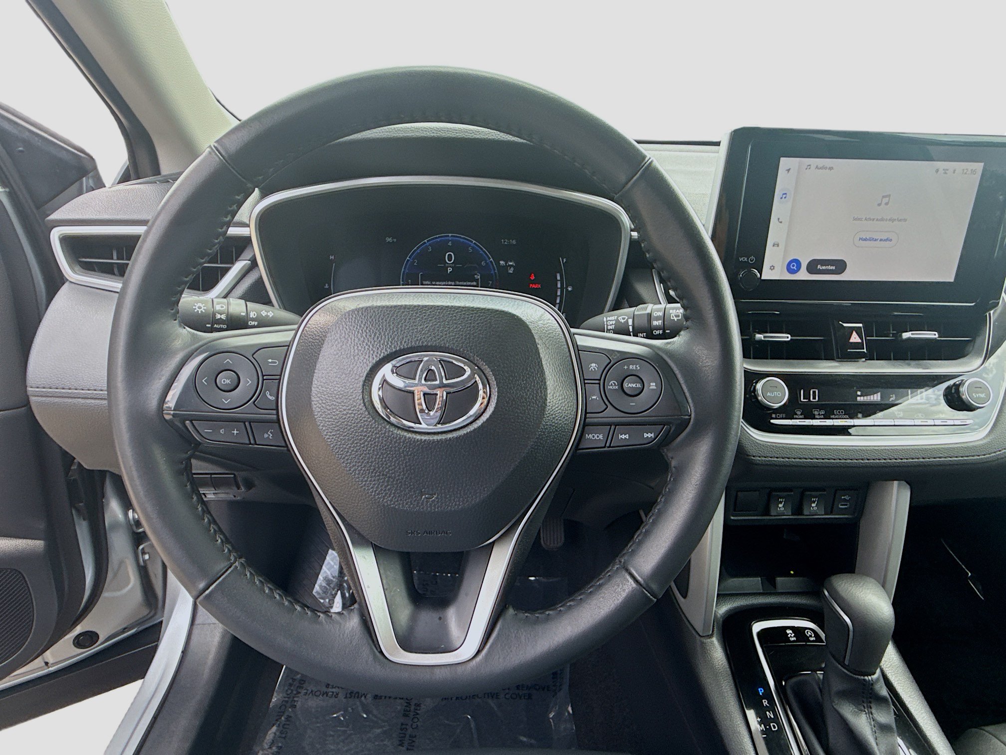 Used 2025 Toyota Corolla Cross XLE w/ Convenience Package AWD/4WD image 8