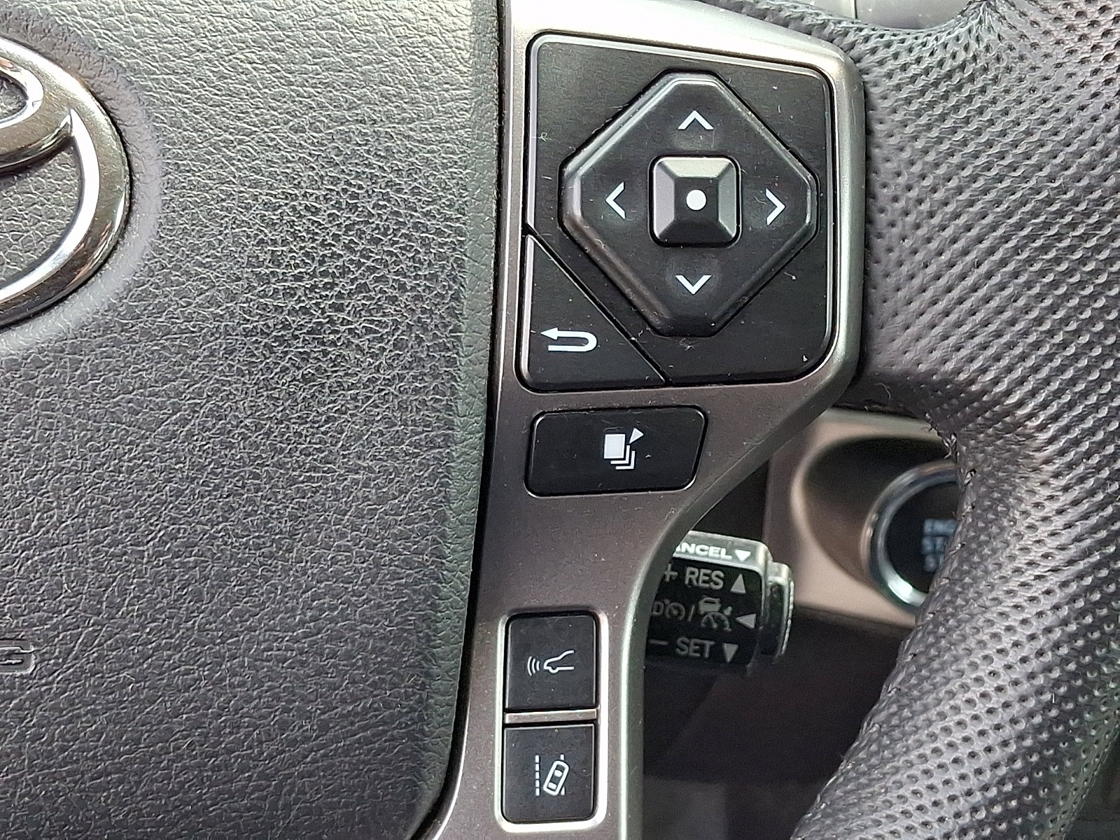 Certified 2023 Toyota Tacoma SR5 AWD/4WD image 23