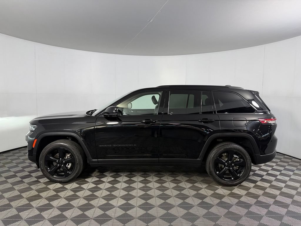 Certified 2023 Jeep Grand Cherokee Altitude AWD/4WD image 10