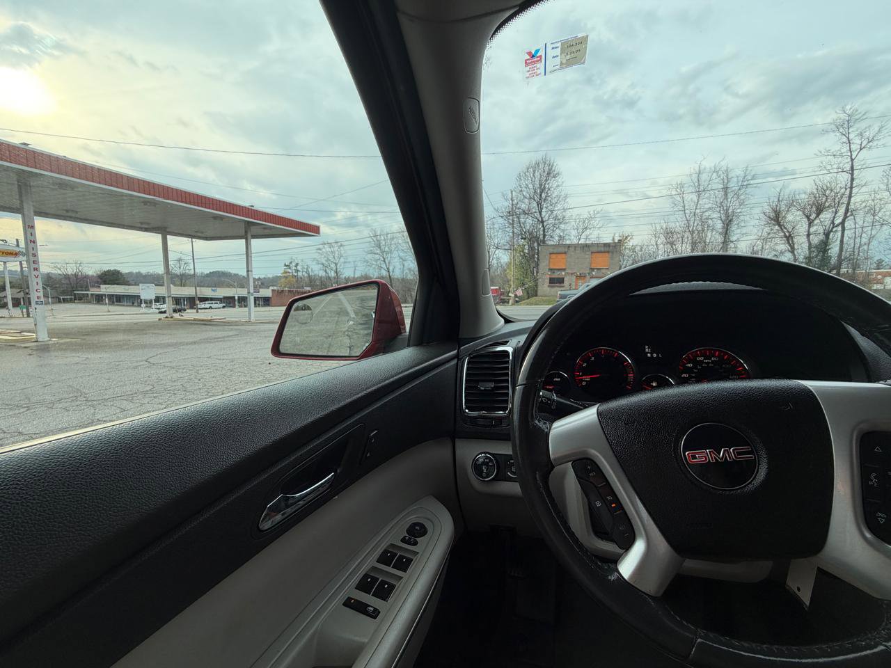 Used 2012 GMC Acadia SLT w/ LPO, 'HIT The Road' Package image 17