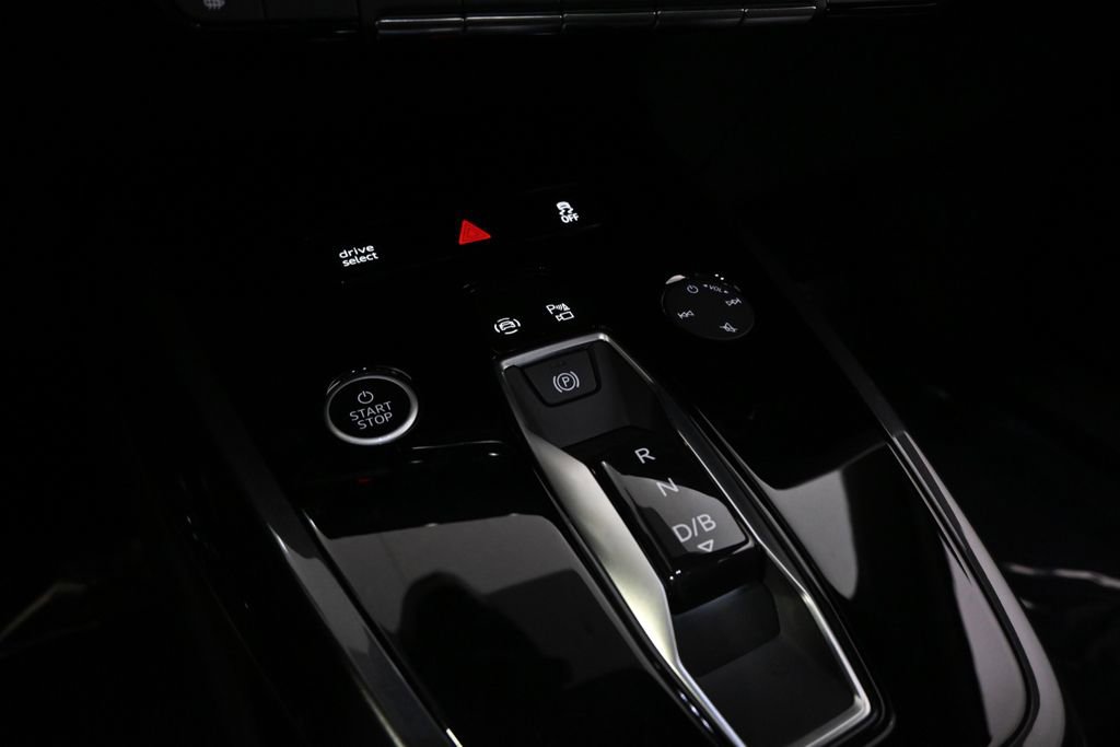 Used 2022 Audi Q4 e-tron Prestige image 33