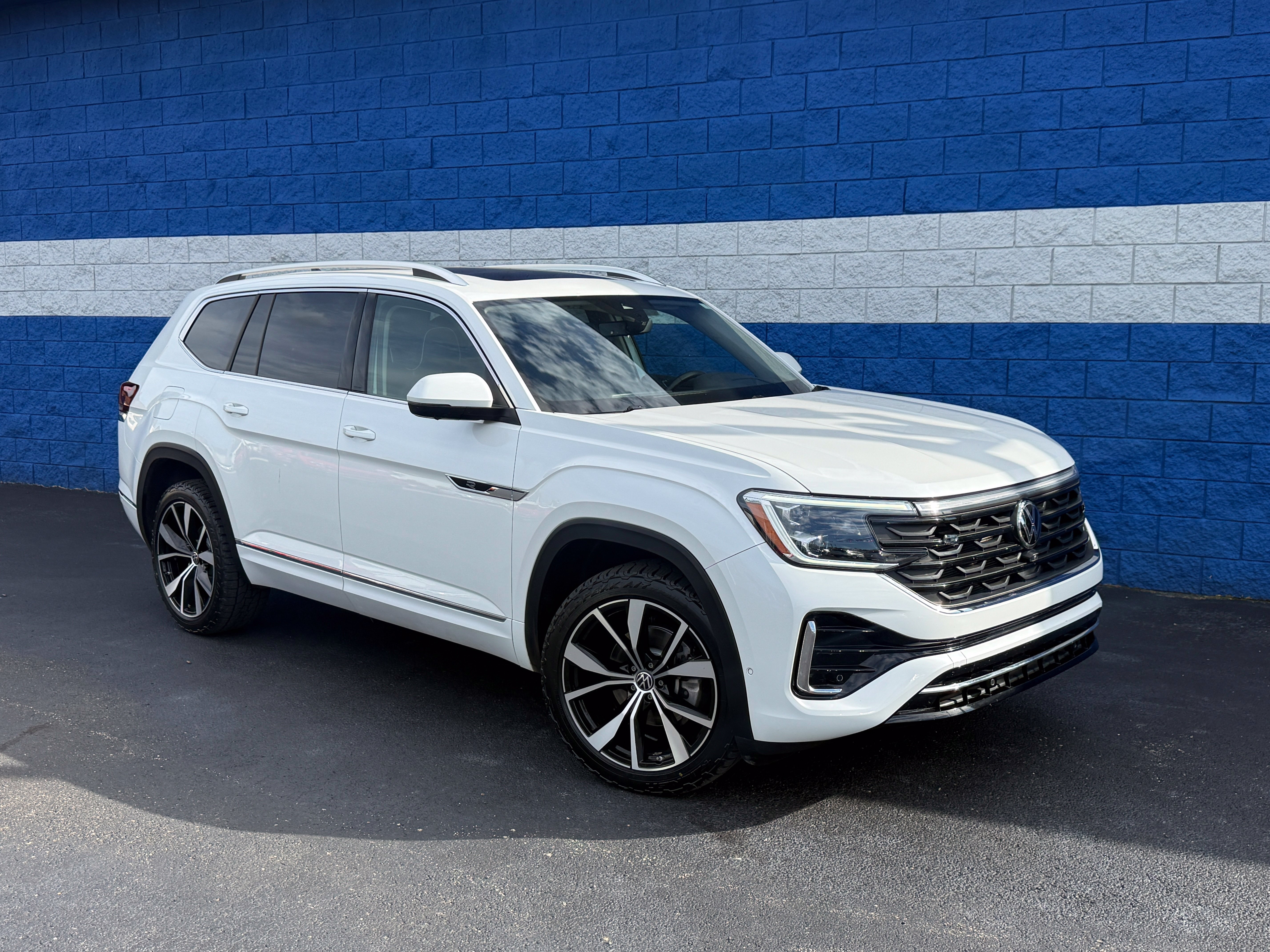Used 2024 Volkswagen Atlas SEL Premium R-Line