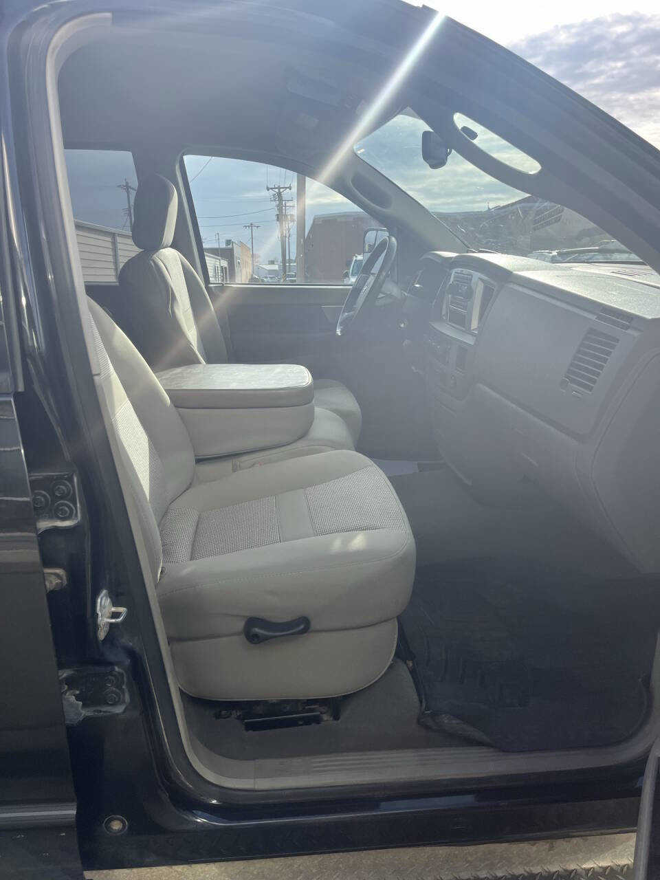 Used 2009 Dodge Ram 3500 Truck SLT w/ Popular Equipment Group image 11