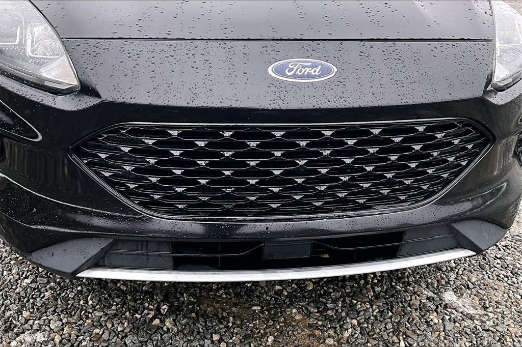 Used 2022 Ford Escape SE image 25