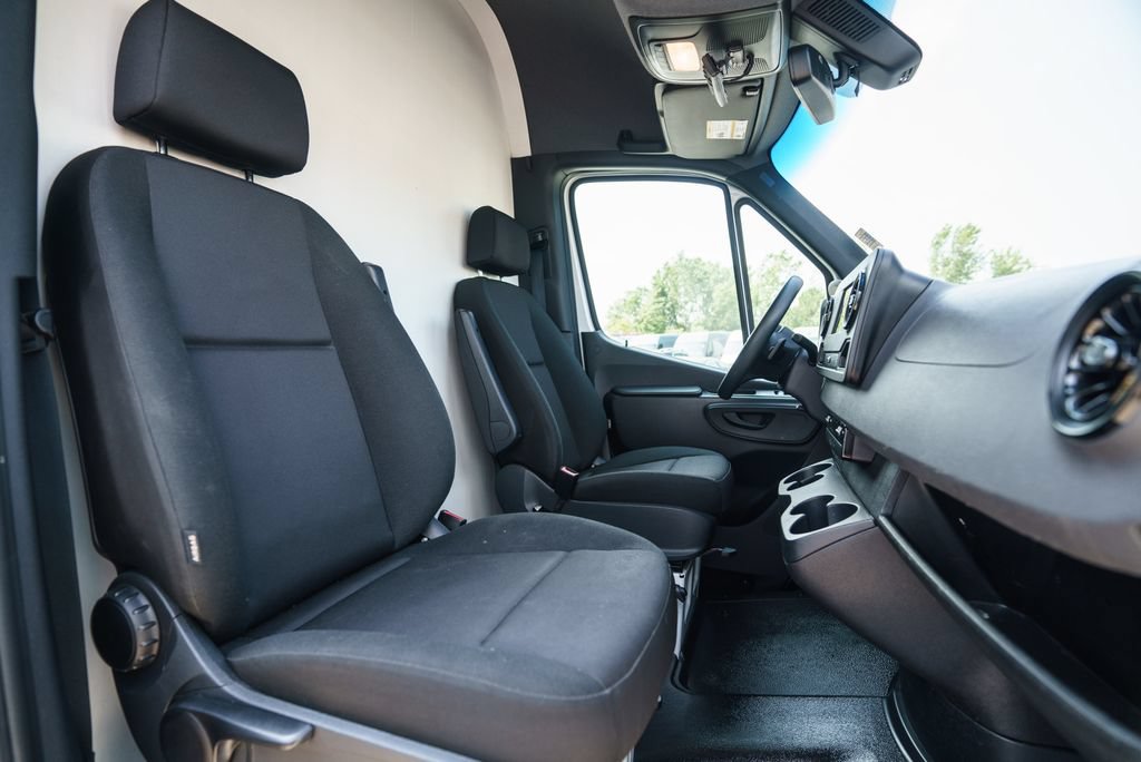 Used 2023 Mercedes-Benz Sprinter 2500 image 19
