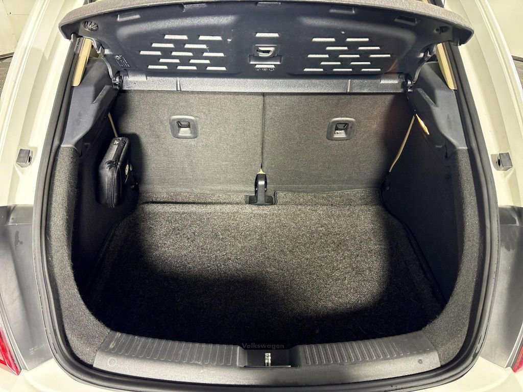 Used 2013 Volkswagen Beetle 2.0T image 18
