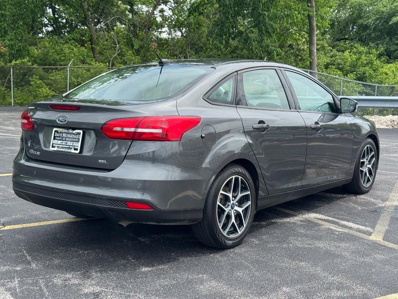 Used 2018 Ford Focus SEL w/ Cold Weather Package FWD image 4