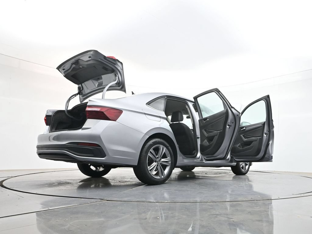 Used 2024 Volkswagen Jetta SE FWD image 46