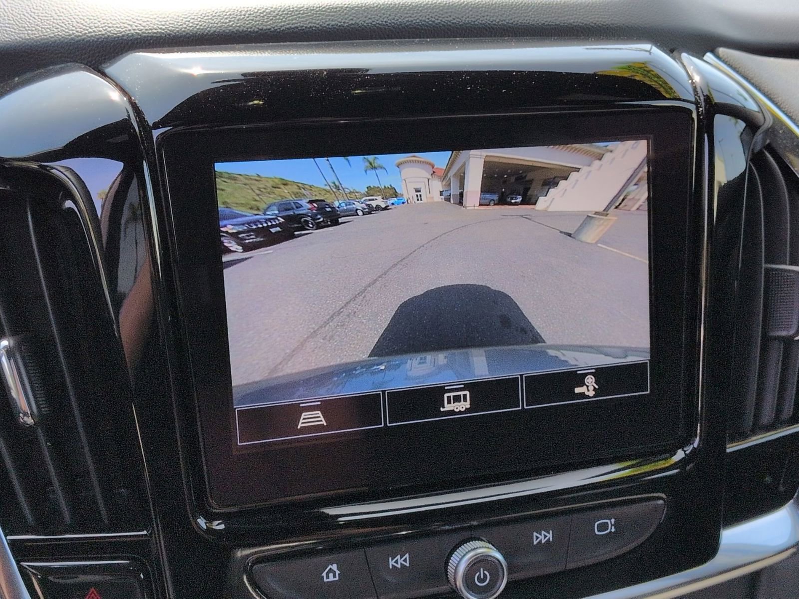 Used 2023 Chevrolet Traverse LT image 19