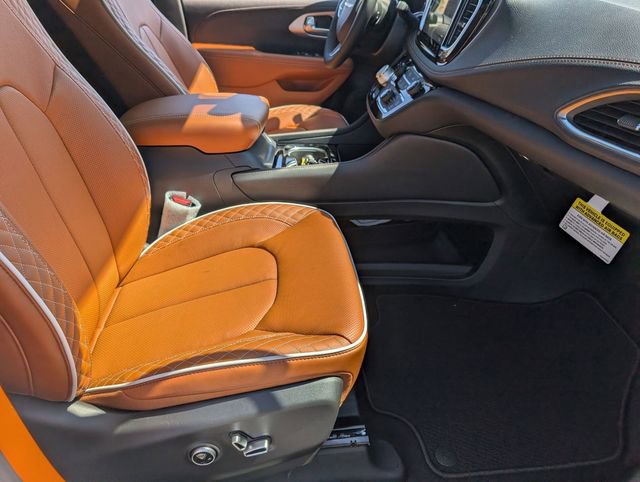 New 2026 Chrysler Pacifica Pinnacle image 34