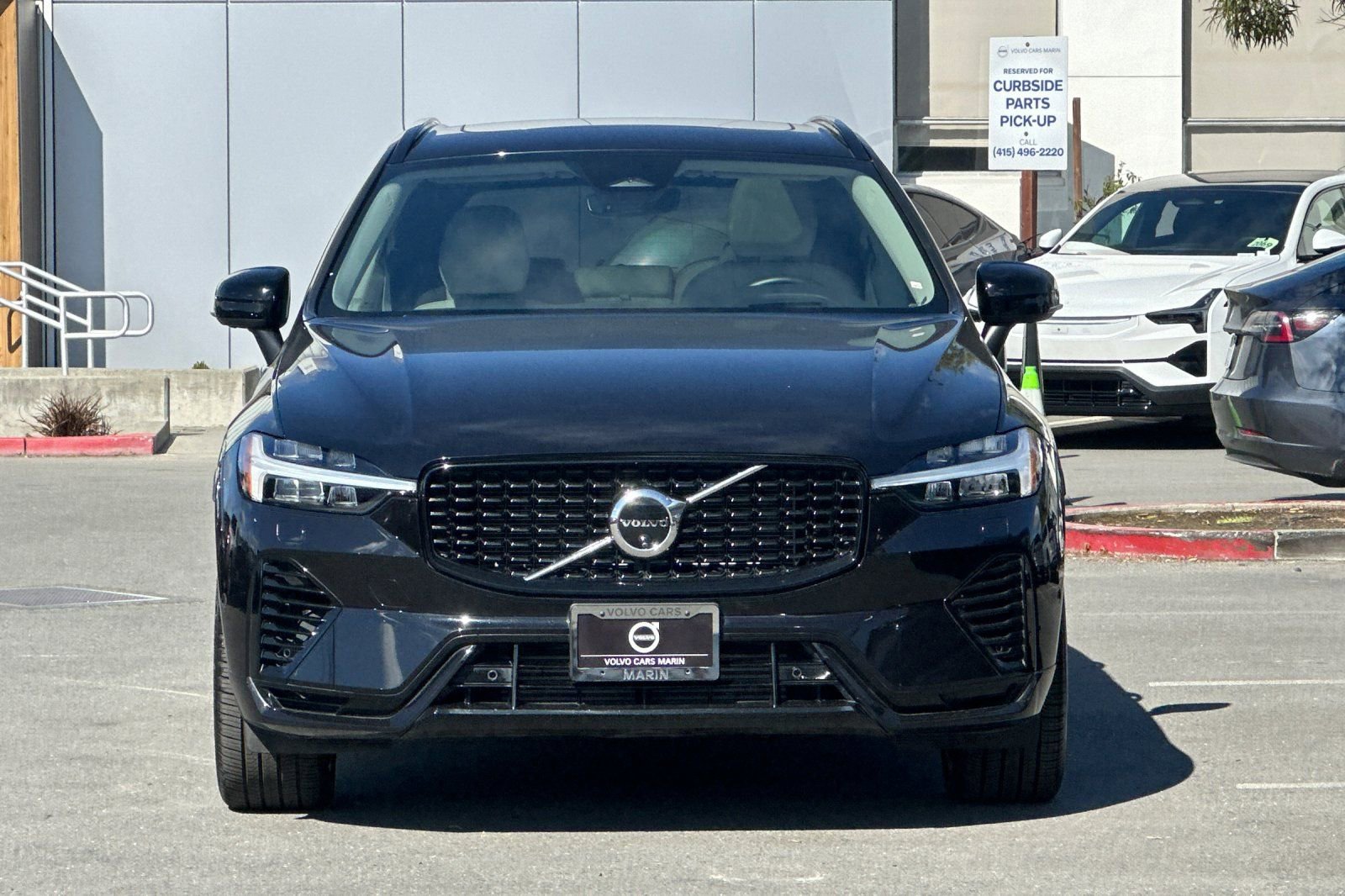 Certified 2025 Volvo XC60 T8 Ultra w/ Protection Package Premier image 11